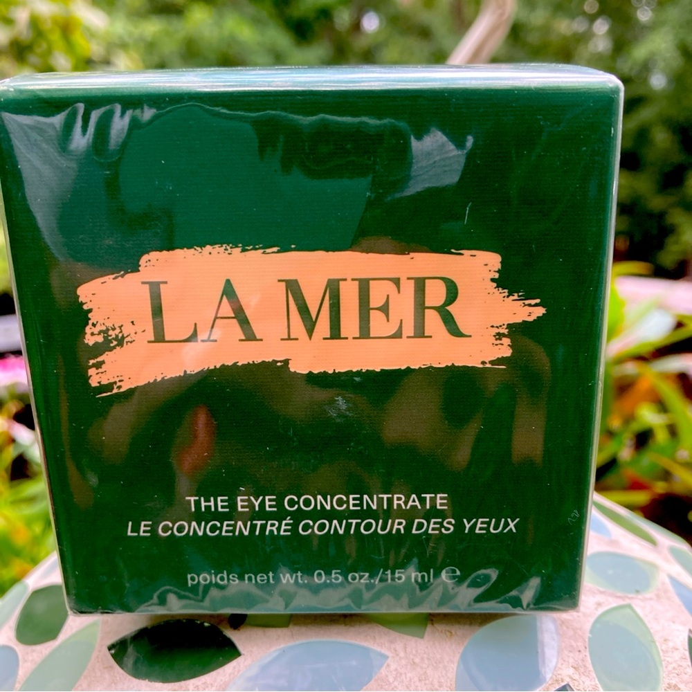 La Mer Eye Concentrate in Luxurious Green Box 0.5 oz